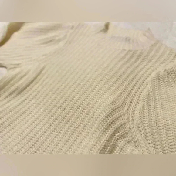 NWOT NASTY GAL cream cropped puff shoulder sweater woman’s size M NEW classic - Picture 2 of 10